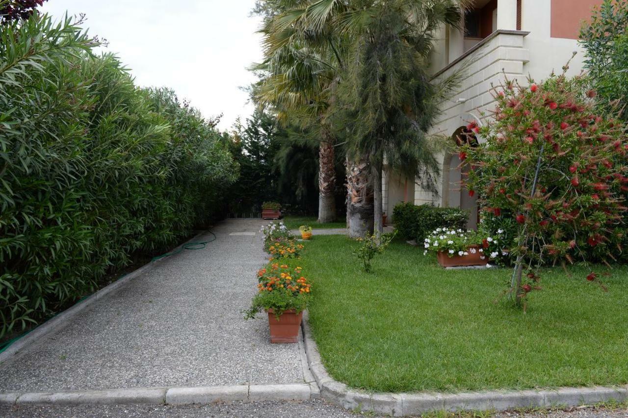 Casa Vacanze Oasi Felicita ノーヴァ・シーリ・マリーナ エクステリア 写真